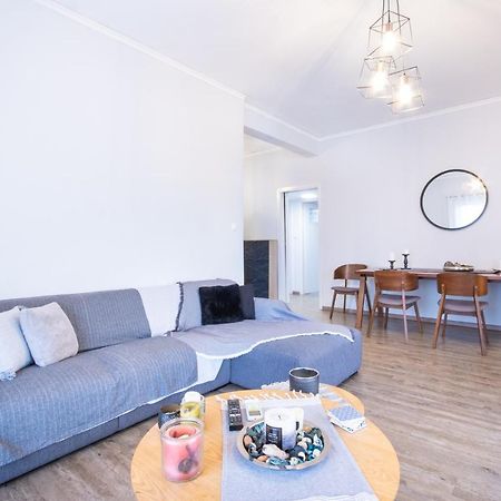 Apartment With Parking Near Medical Center Афины Экстерьер фото
