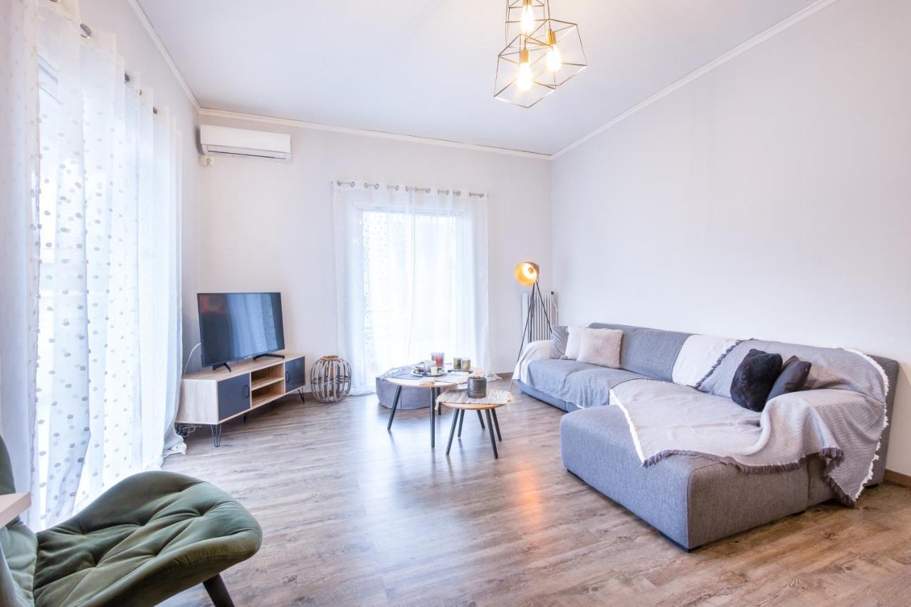 Apartment With Parking Near Medical Center Афины Экстерьер фото