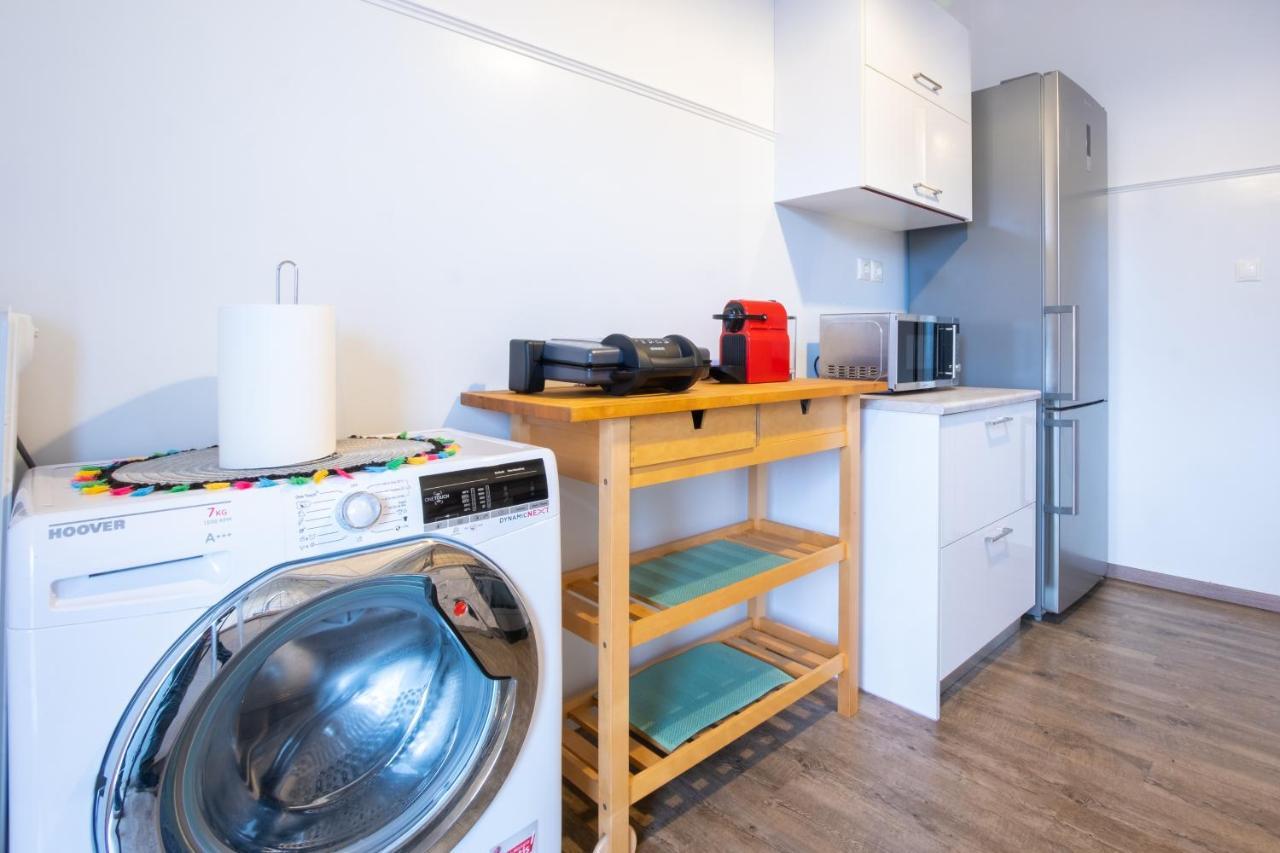 Apartment With Parking Near Medical Center Афины Экстерьер фото